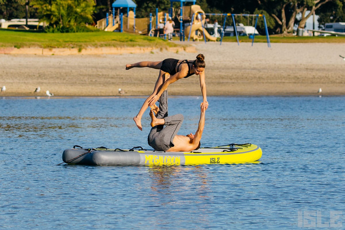 7 Amazing Photos of SUP AcroYoga That Will Blow Your Mind